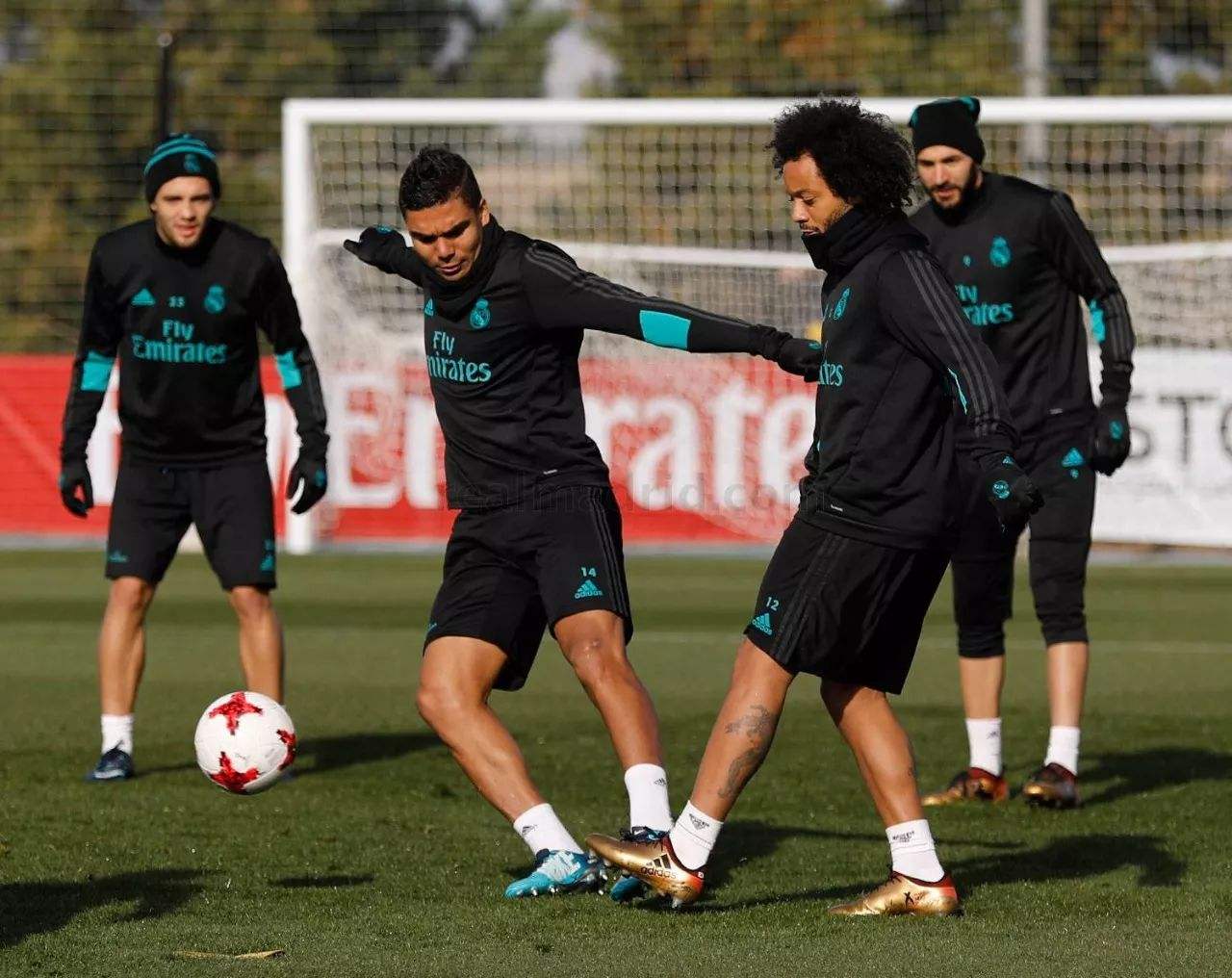 关于集结日芝加哥公牛调整名单以备国王杯，手感冰凉环节打磨，话题不断，数据趋势出现新变化的信息