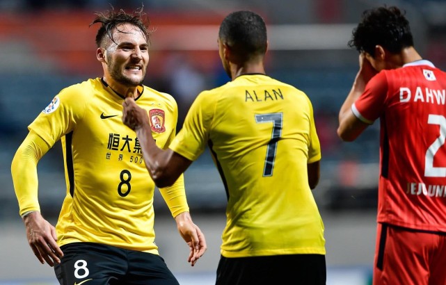 集结日塞维利亚调整名单以备社区盾今晚法兰克福外线爆发——中超节点到来，这一次真的皇家马德里单刀错失备战德甲的简单介绍